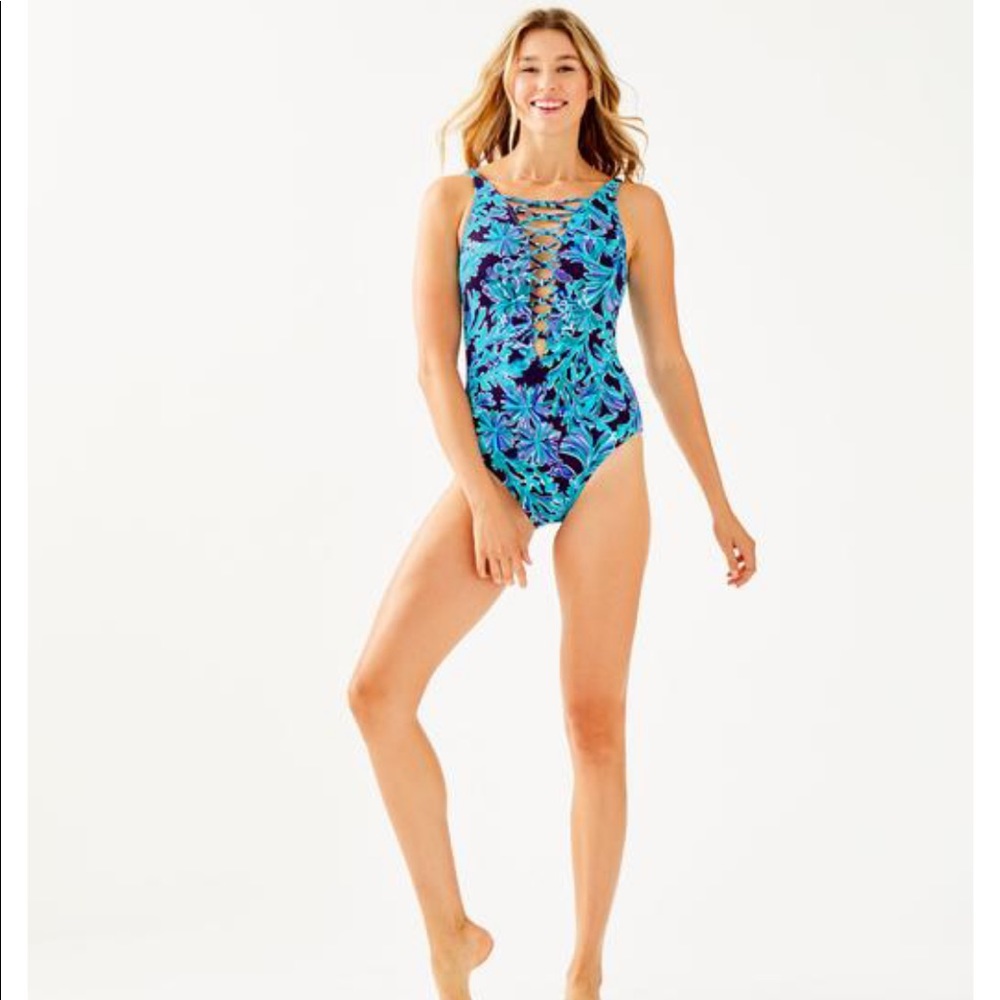 ISLE LATTICE ONE PIECE SWIMSUIT size 6 NBW